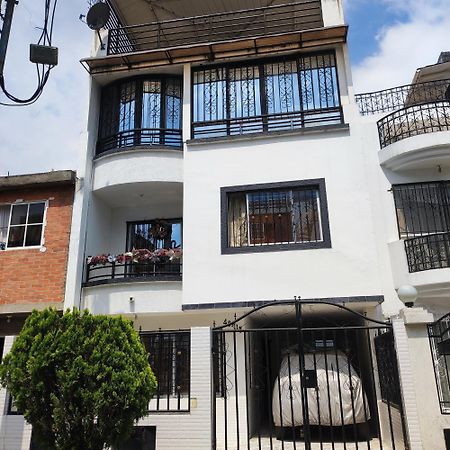 Vivienda Turistica Benicalap! Apartment Cali Luaran gambar