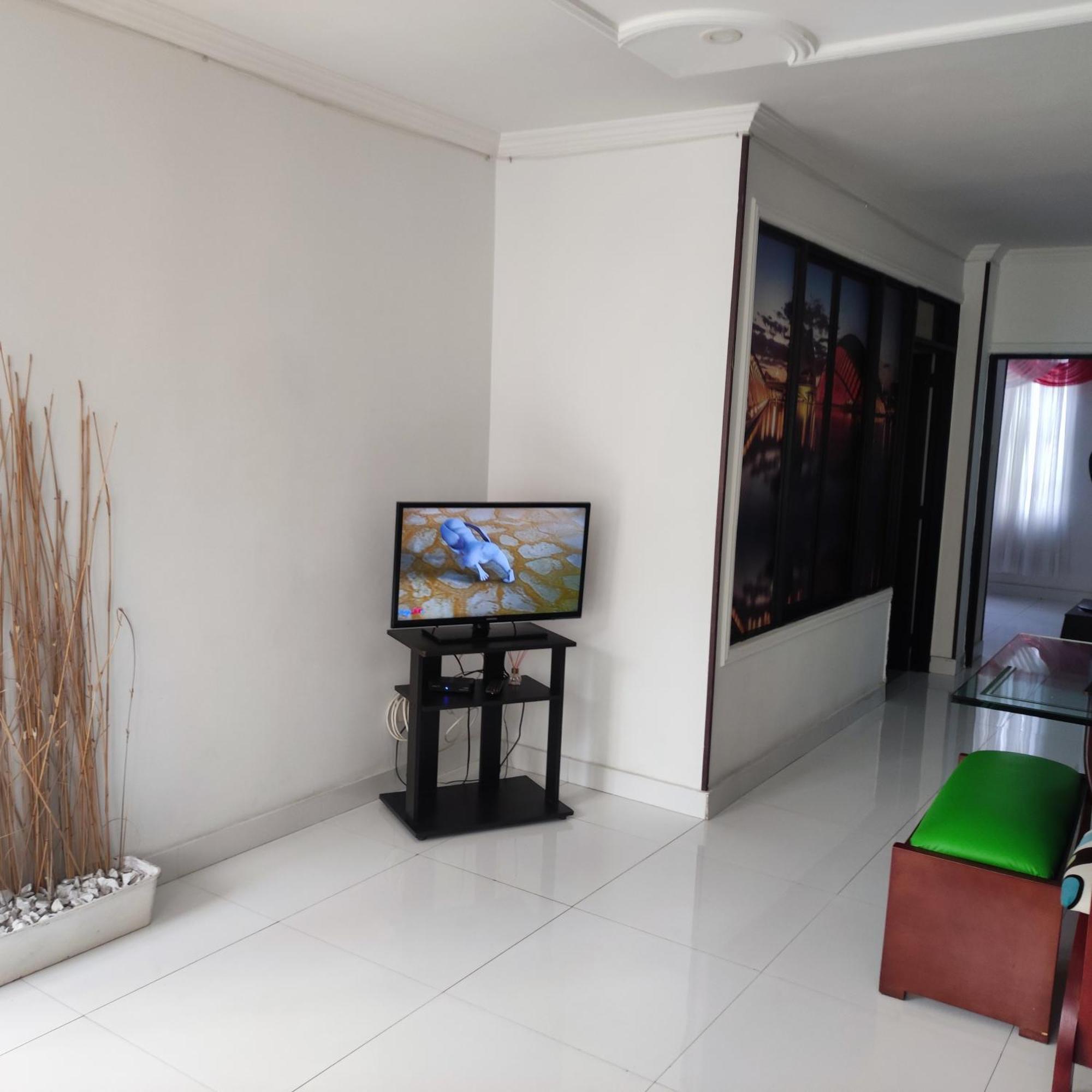 Vivienda Turistica Benicalap! Apartment Cali Luaran gambar